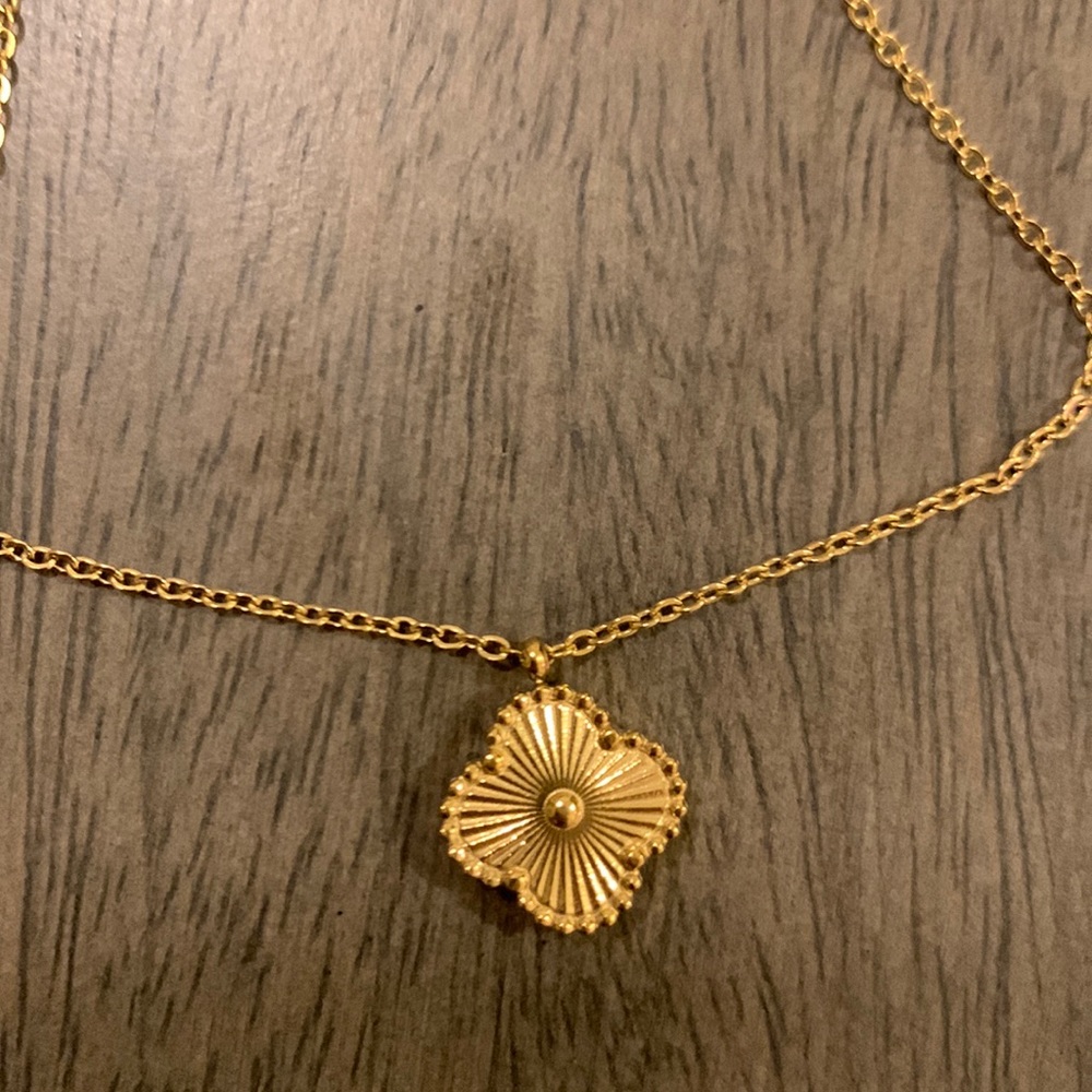 Vintage Double-Sided Clover Necklace in Gold